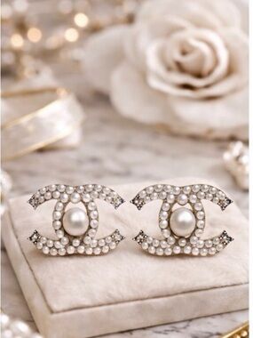 Fashion Earrings Silvet Tone & Pears Stud Stylel Elegant Statement Glam Jewelry